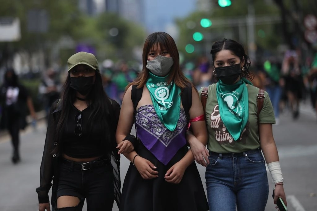 Mujeres durante la manifestación en el marco del Día de Acción Global por el Aborto Legal. Foto Yazmín Ortega