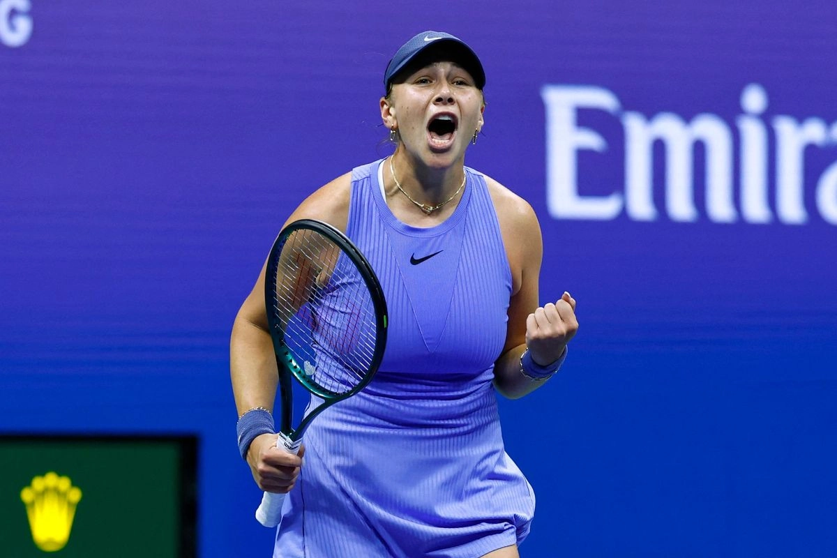Anisimova, número nueve mundial, cantó victoria por 6-7 (4/7), 7-6 (7/3) y 6-3 tras casi tres horas de una batalla que concluyó cerca de la una de la madrugada del viernes en Nueva York. Foto