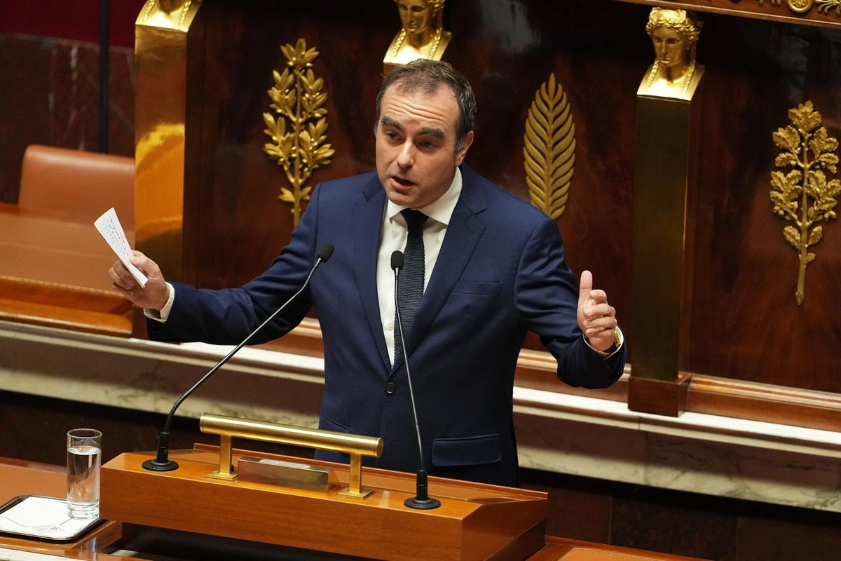 El primer ministro francés, Sébastien Lecornu, pronuncia su discurso antes de una moción de censura, el jueves 16 de octubre de 2025, en la Asamblea Nacional de París. Foto