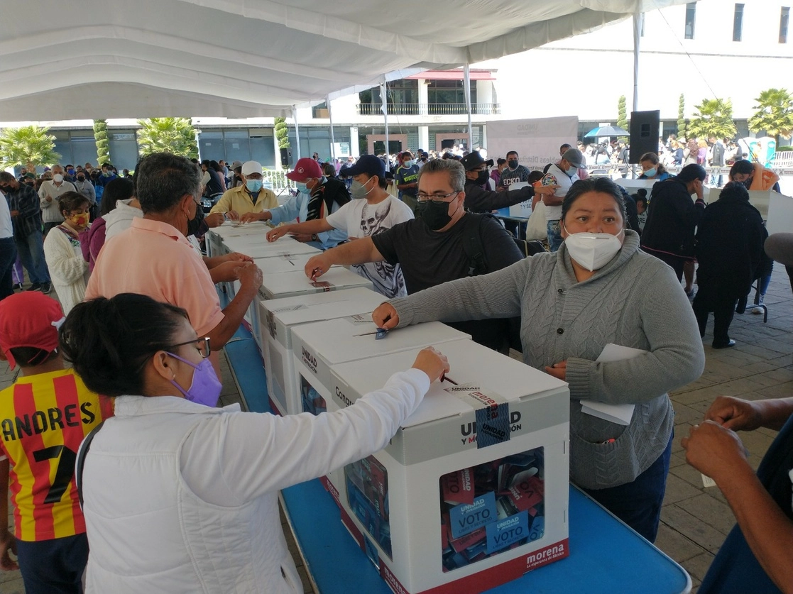 Ayer tocó el turno para realizar las asambleas distritales en el estado de México. Foto Javier Salinas