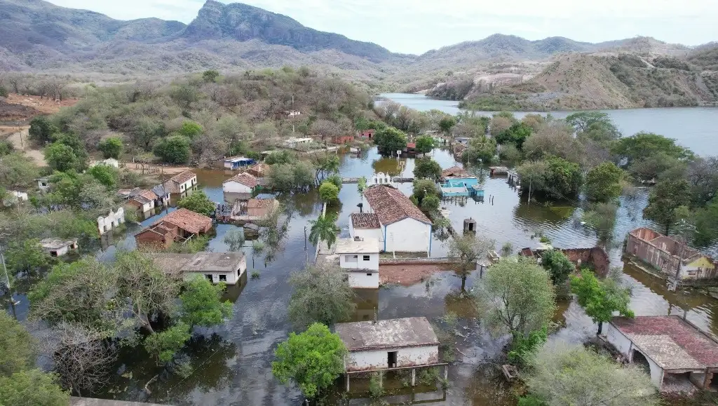 La presa comenzó a llenarse el pasado 18 de diciembre de 2023 y el pueblo de Santa María de Gracia comenzó a desaparecer bajo el agua. Foto Irene Sánchez