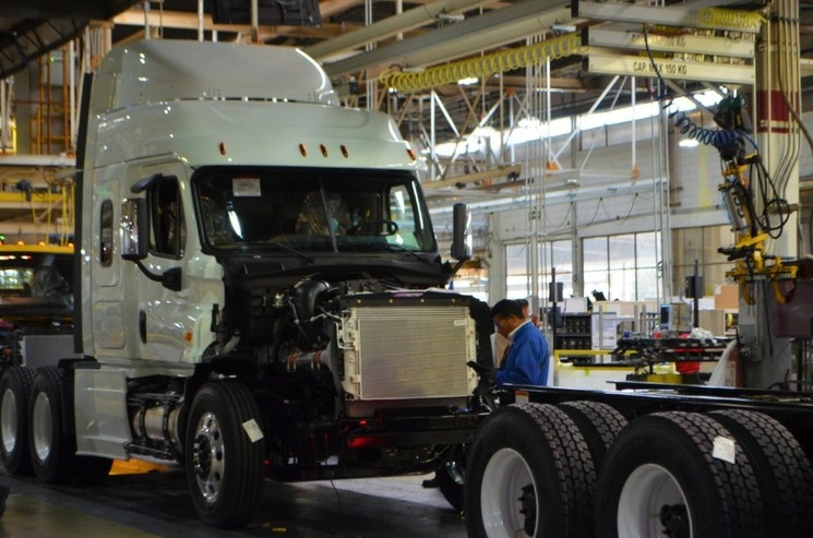 El Acuerdo dará la posibilidad de enfocarse en la entrada en vigor del T-MEC en estos próximos meses y trabajar bilateralmente con Brasil en el ámbito técnico. Foto. Archivo/Cortesía Daimler México. 