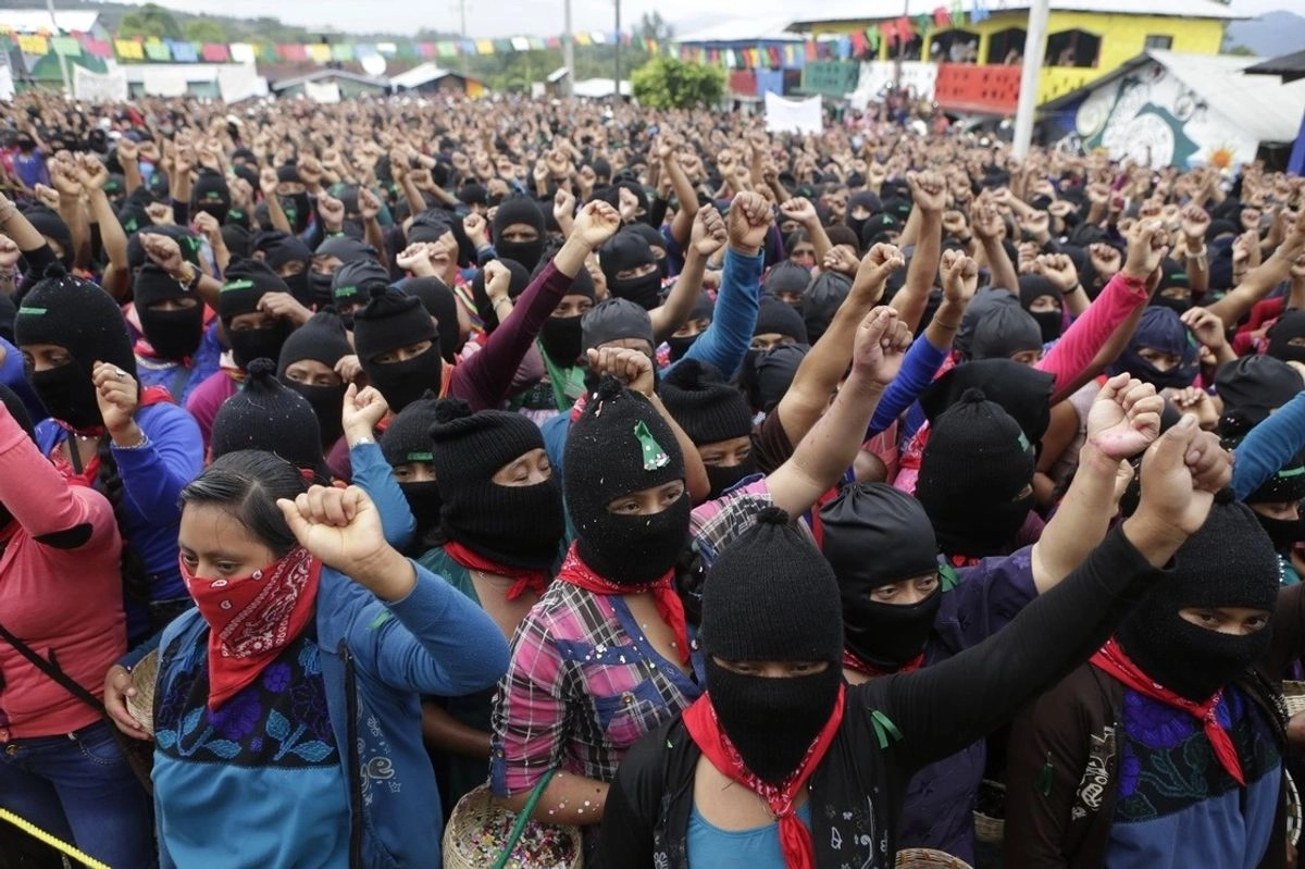 Los zapatistas explicaron que “tratamos de dialogar con ellos, pero, claro, nos dijeron que la tierra ya se  as entregó el gobierno y tienen los documentos legales. En esas fechas amenazaron y hostigaron a nuestros  ompañeros diciéndoles que deben salirse de las tierras por las buenas o por las malas. Foto