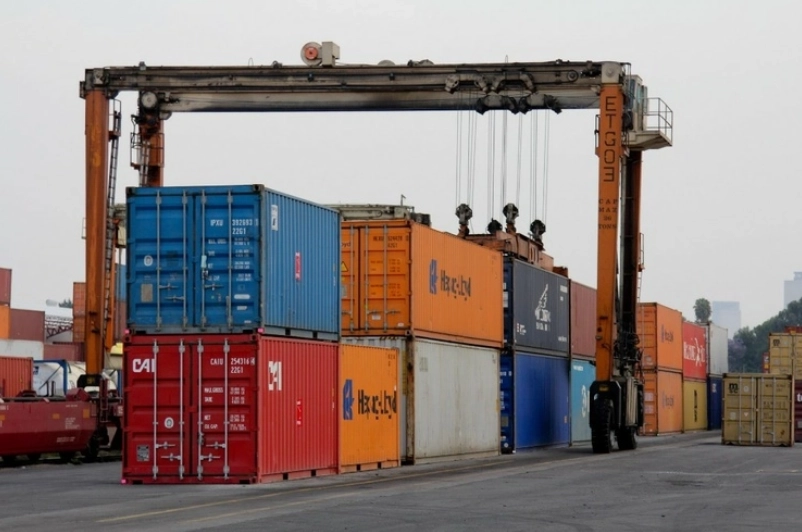 Las empresas han anunciado al gobierno qué mercancías que actualmente importan tienen planeado sustituir por productos nacionales. Foto Cuartoscuro / Archivo