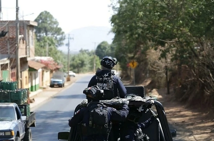 Elementos de la SSP de Michoacán participaron en la detención de los tres presuntos integrantes del Cártel Jalisco Nueva Generación, en Apatzingán. Foto tomada de Twitter @SSeguridad_Mich / Archivo