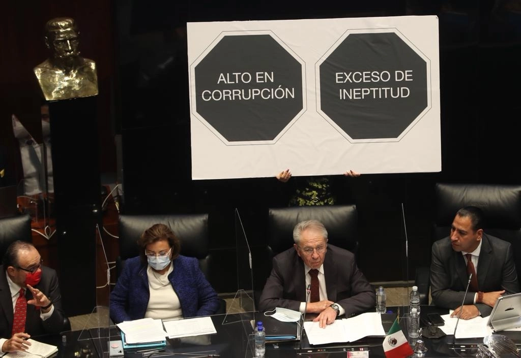 El secretario de Salud, Jorge Alcocer, comparece ante el Pleno del Senado de la República, en el marco de la Glosa del Informe de Gobierno, en la Ciudad de México, el 30 de septiembre de 2020. Foto José Antonio López