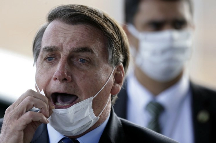 Jair Bolsonaro, presidente de Brasil, cada vez más sólo. Foto Xinhua