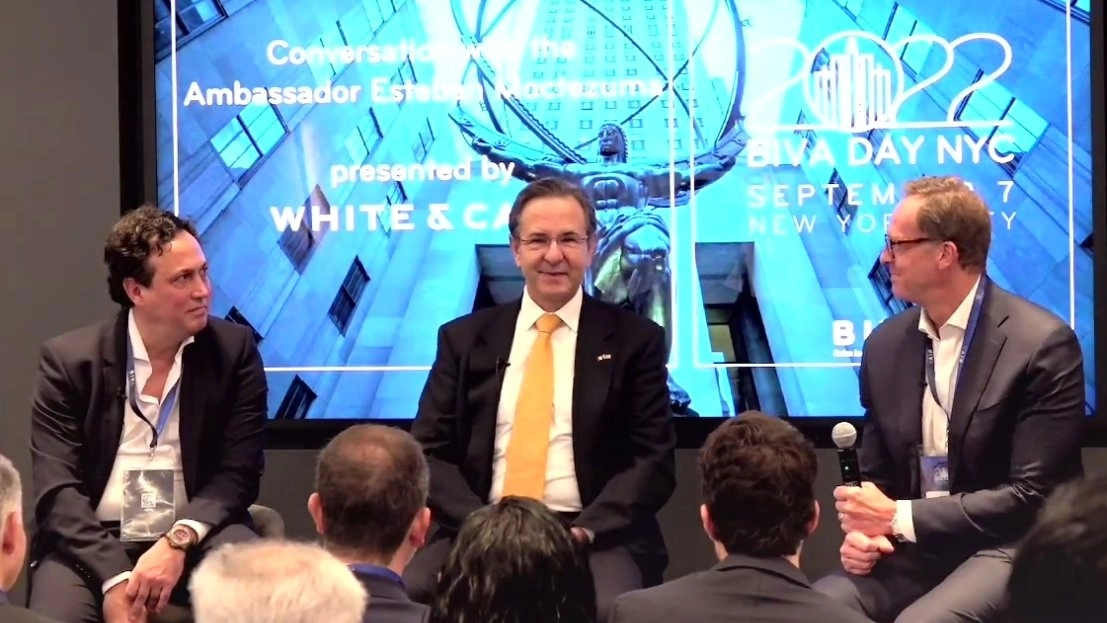 “México ha tenido una experiencia muy importante con Estados Unidos y Canadá, en lo que se refiere al comercio, por lo que necesitaremos de una discusión en México para poder dar un paso más allá, no sólo ser socios comerciales”, señaló Esteban Moctezuma, el 7 de septiembre de 2022. Foto tomada del Twitter de @BIVAMX
