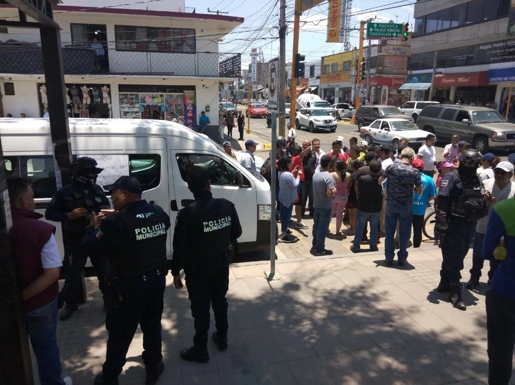 Las unidades estarán resguardadas por patrullas de la Policía Estatal y Municipal de Tizayuca, y cobrarán una tarifa única de diez pesos. Foto Ricardo Montoya

