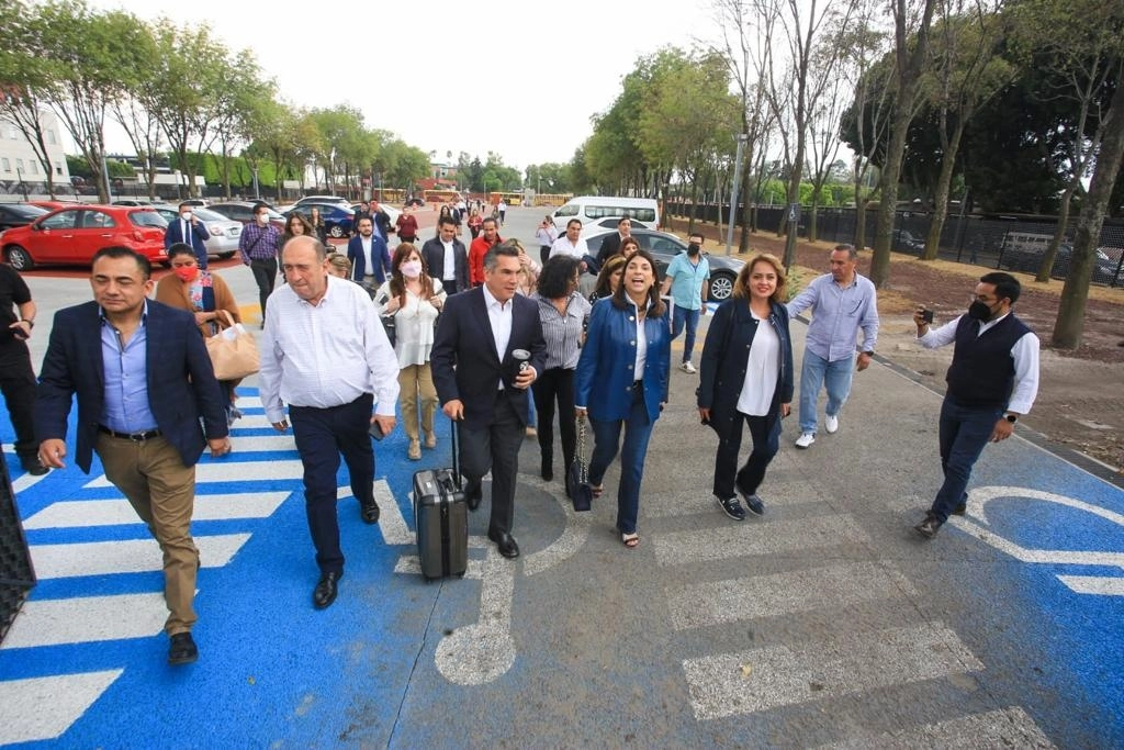 Legisladores del PRI a su arribo a la Cámara de Diputados. Foto Partido Revolucionario Institucional