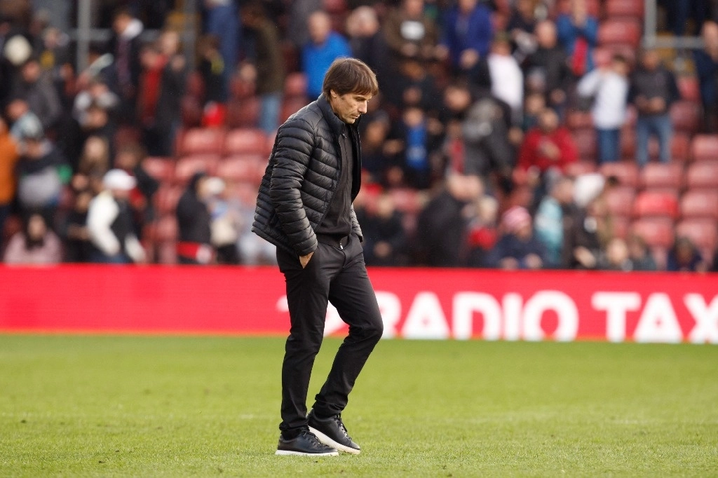 Antonio Conte (en la imagen) será sustituido lo que resta de la Liga Premier por el entrenador adjunto, Cristian Stellini. Foto Ap