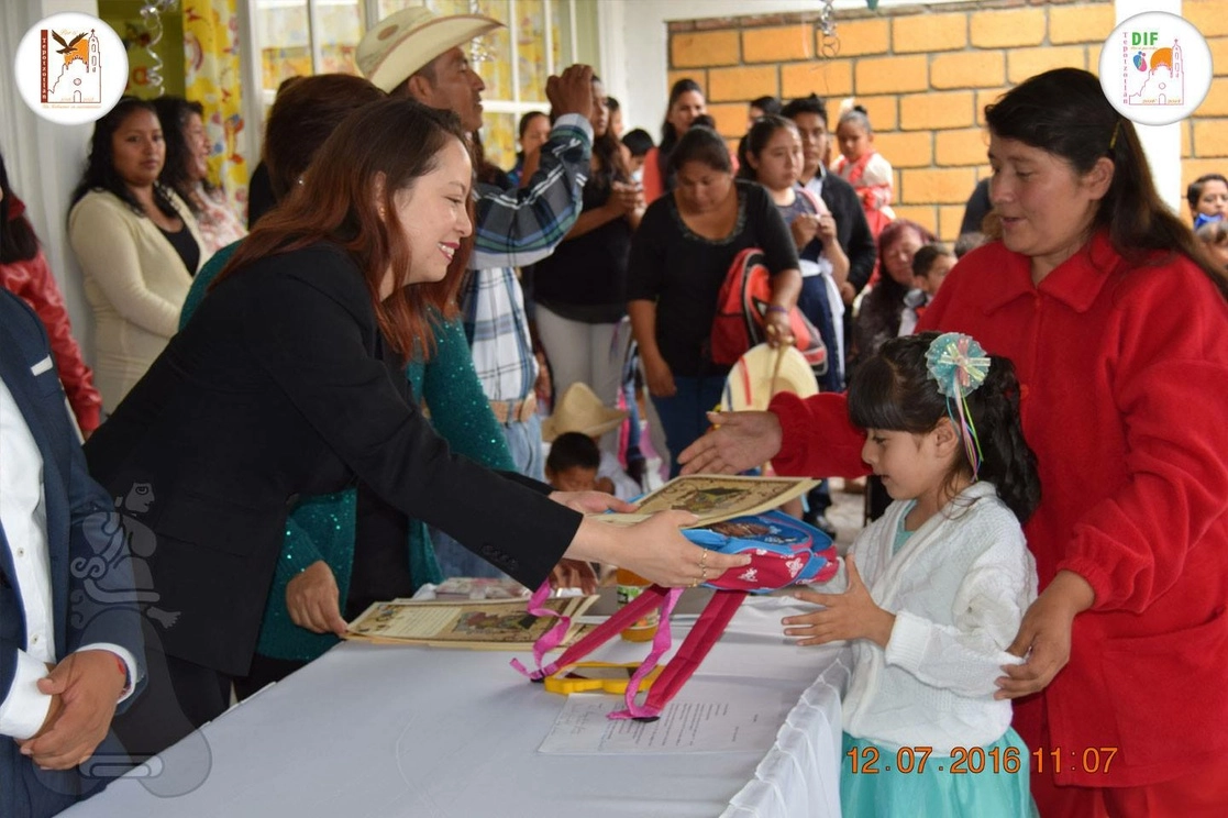 La candidata ganadora de la elección, María Zuppa Villegas, fue acusada de haber cometido varias irregularidades. Foto https://www.facebook.com/GobTepotzotlan/photos/pcb.1051033454986133/1051033331652812/