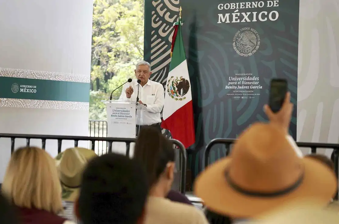 El presidente Andrés Manuel López Obrador inauguró la sede la Universidad para el Bienestar Benito Juárez en Pajacuarán, Michoacán. Foto Presidencia