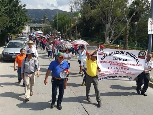 Maestros integrantes de la Ceteg, durante una marcha en Chilpancingo, en imagen de archivo. Foto Sergio Ocampo

