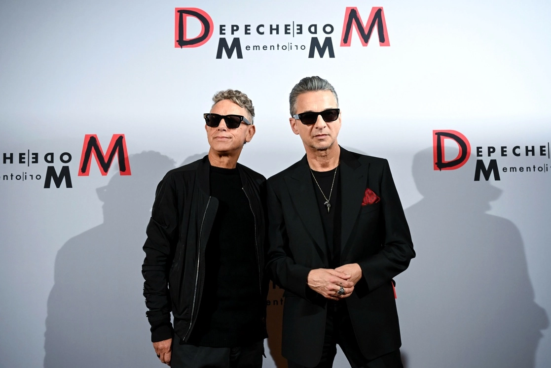 Martin L. Gore (izq) y Dave Gahan, integrantes de la banda británica Depeche Mode, posan para una sesión de fotos en Berlín, Alemania, el 4 de octubre de 2022. Foto Dpa vía Ap