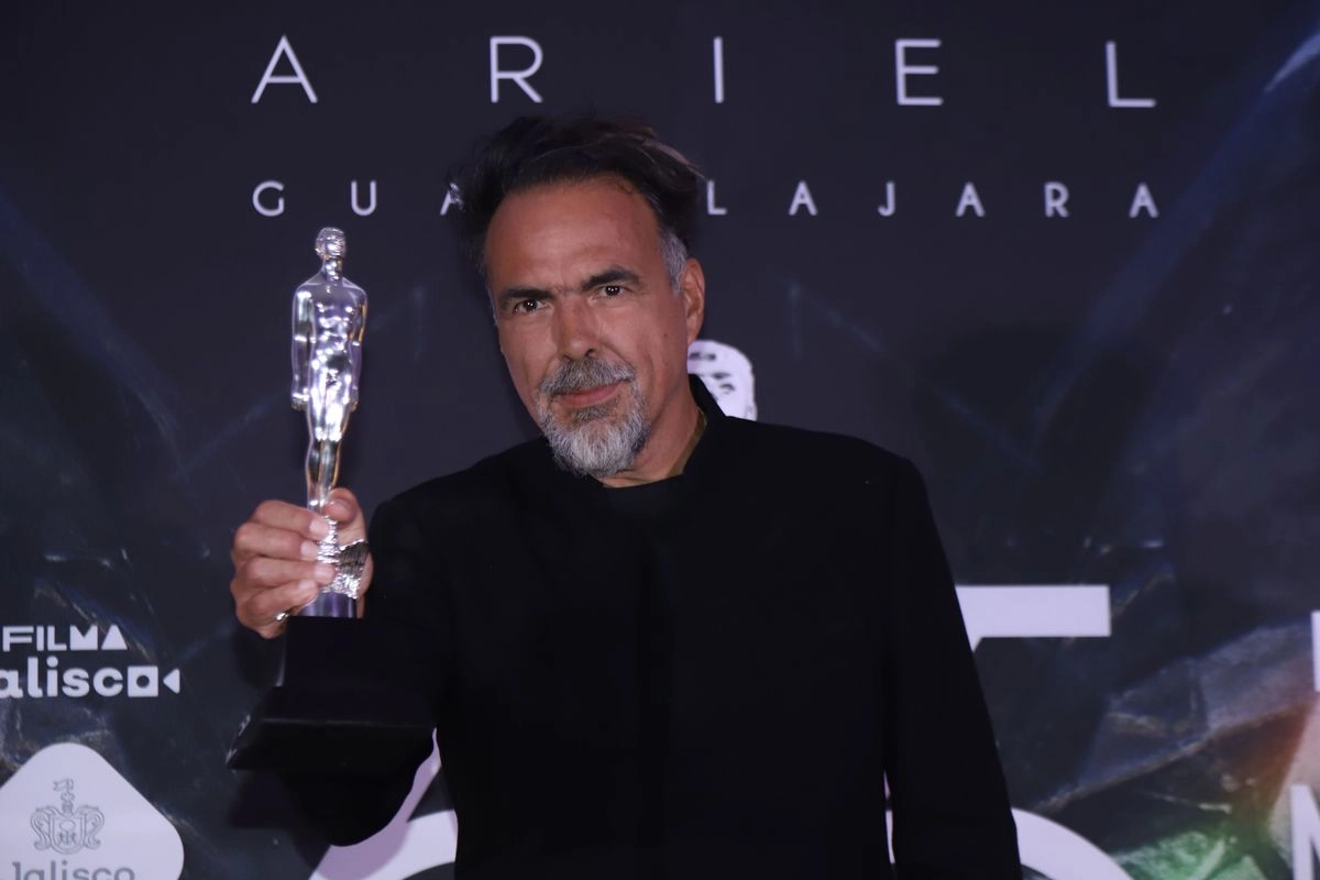 Alejandro González Iñárritu durante la 65ª Edición del Premio Ariel, se llevó la estatuilla por Mejor Edición de la película 'Bardo, falsa crónica de unas cuantas verdades'.