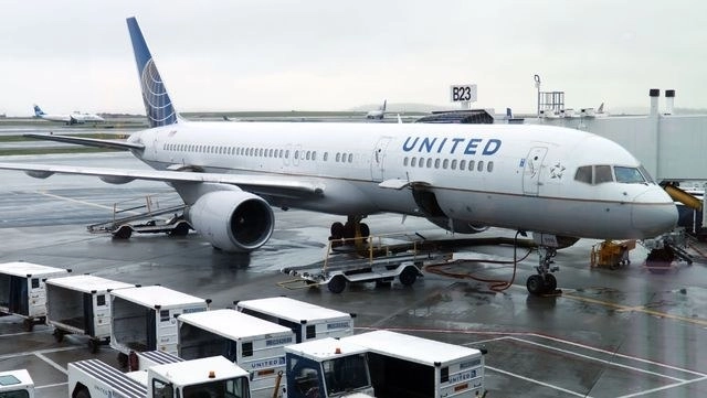 La aerolínea estadunidense United Airlines, planeaba despedir a 16 mil trabajadores en octubre, a menos que un nuevo programa de ayudas fuera adoptado. Foto Afp/Archivo