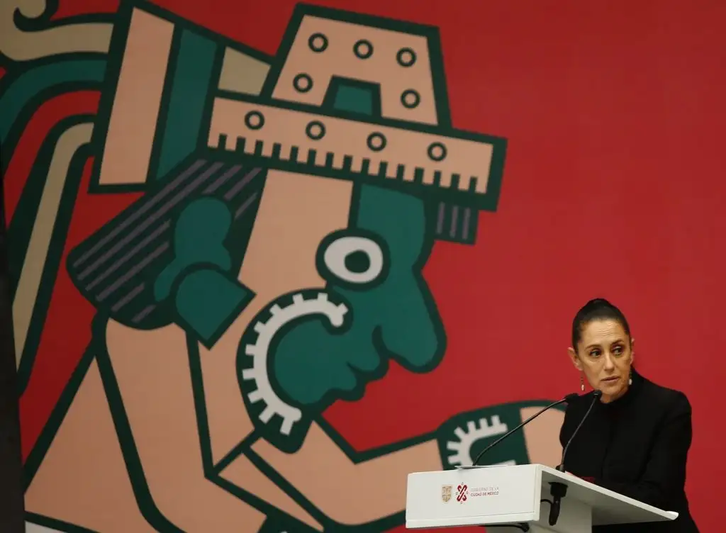 La jefa del Gobierno de la Ciudad de México, Claudia Sheinbaum, durante conferencia de prensa sobre la XXI Feria Internacional del Libro en el Zócalo, el 6 de octubre de 2021. Foto Guillermo Sologuren

