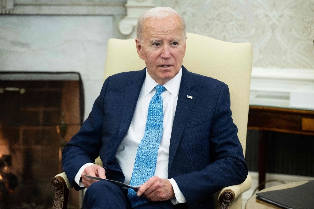 El presidente estadunidense, Joe Biden, habla durante una reunión con la primera ministra italiana, Giorgia Meloni, en la Oficina Oval de la Casa Blanca en Washington, DC, el 1 de marzo de 2024. Foto Afp