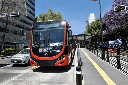 El Sistema Metrobús informó que llevará a cabo la primer etapa de cierres programados de estaciones de la Línea 3. Foto Luis Castillo / Archivo