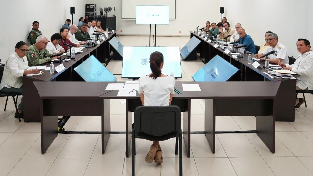 En Yucatán, la presidenta Claudia Sheinbaum, sostuvo una reunión de gabinete donde inicio anuncios sobre obres importantes para la entidad. Foto @Claudiashein
