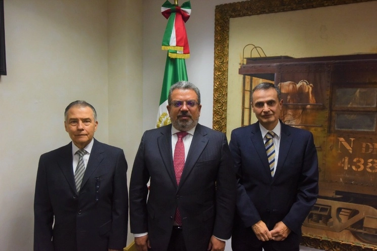 Ambos funcionarios atenderán de manera inmediata las actividades prioritarias de sus respectivos organismos. Foto SICT
