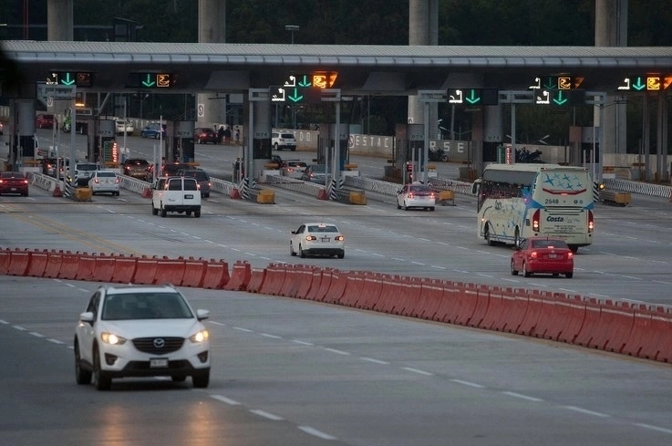 De acuerdo con la dependencia, el país cuenta con una red carretera de 51 mil 339 kilómetros para atender las necesidades de una población de 129 millones de habitantes. Foto Cristina Rodríguez/ Archivo