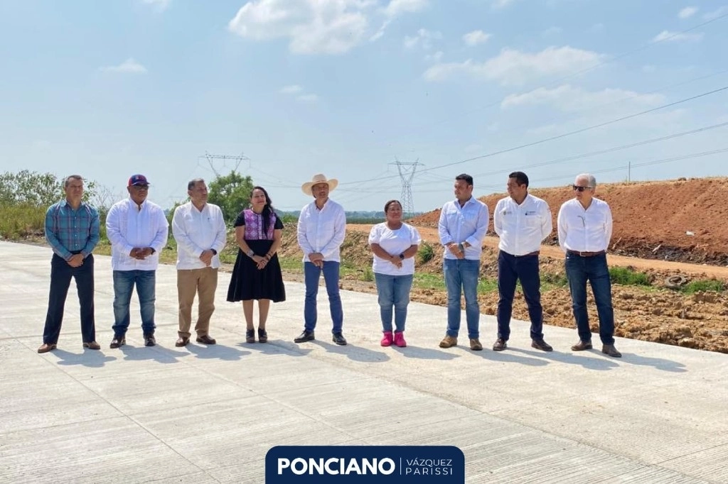Funcionarios anunciaron el cierre. Foto La Jornada Veracruz
