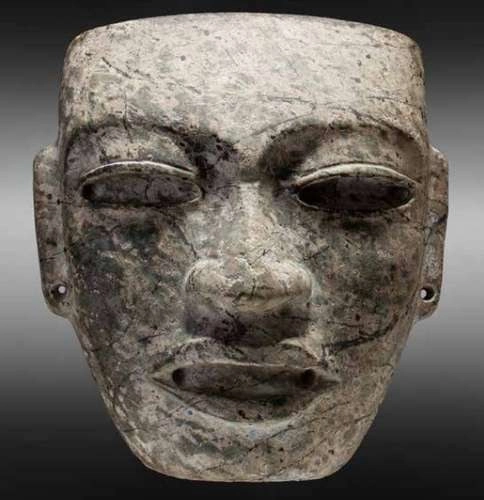 Entre las piezas precolombinas que Millon subastará el 22 de enero en la capital francesa destaca esta máscara presuntamente teotihuacana, con precio de salida de 25 mil euros (522 mil pesos), en imagen tomada del catálogo de la casa de remates
