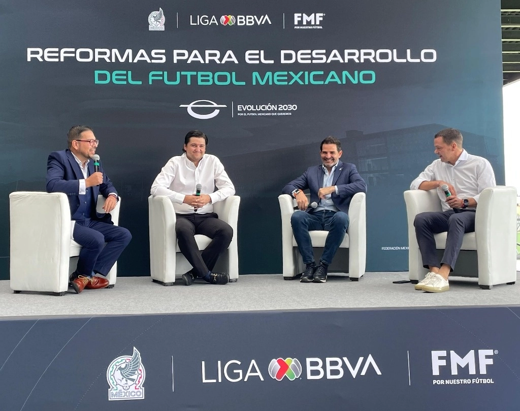 Autoridades de la liga MX y de la Federación Mexicana de Futbol se reunieron para anunciar nuevas reformas al deporte. Foto Tomada de X @FMF