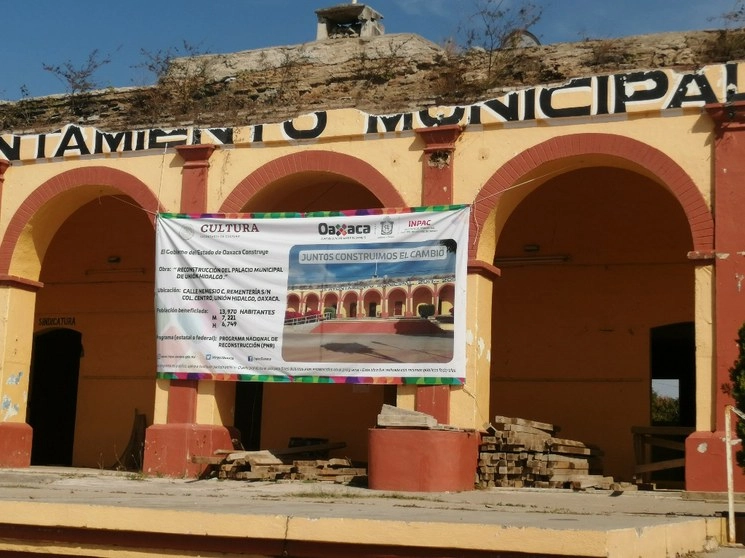 Fachada del ayuntamiento de Unión Hidalgo, el cual será reconstruido en sus totalidad. Foto Diana Manzo