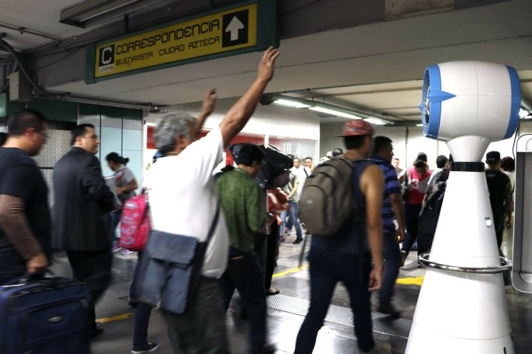 El Sistema de Transporte Colectivo informó que hasta nuevo aviso se mantendrán apagados 79 hidroventiladores y 39 nebulizadores. Foto Bertha Teresa Ramírez 