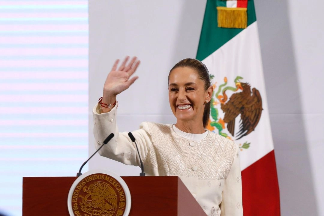 La revista subrayó que con su lema “Es la hora de las mujeres”, ganó la presidencia, y su partido, Morena, controla el Congreso y la mayoría de los estados. 
