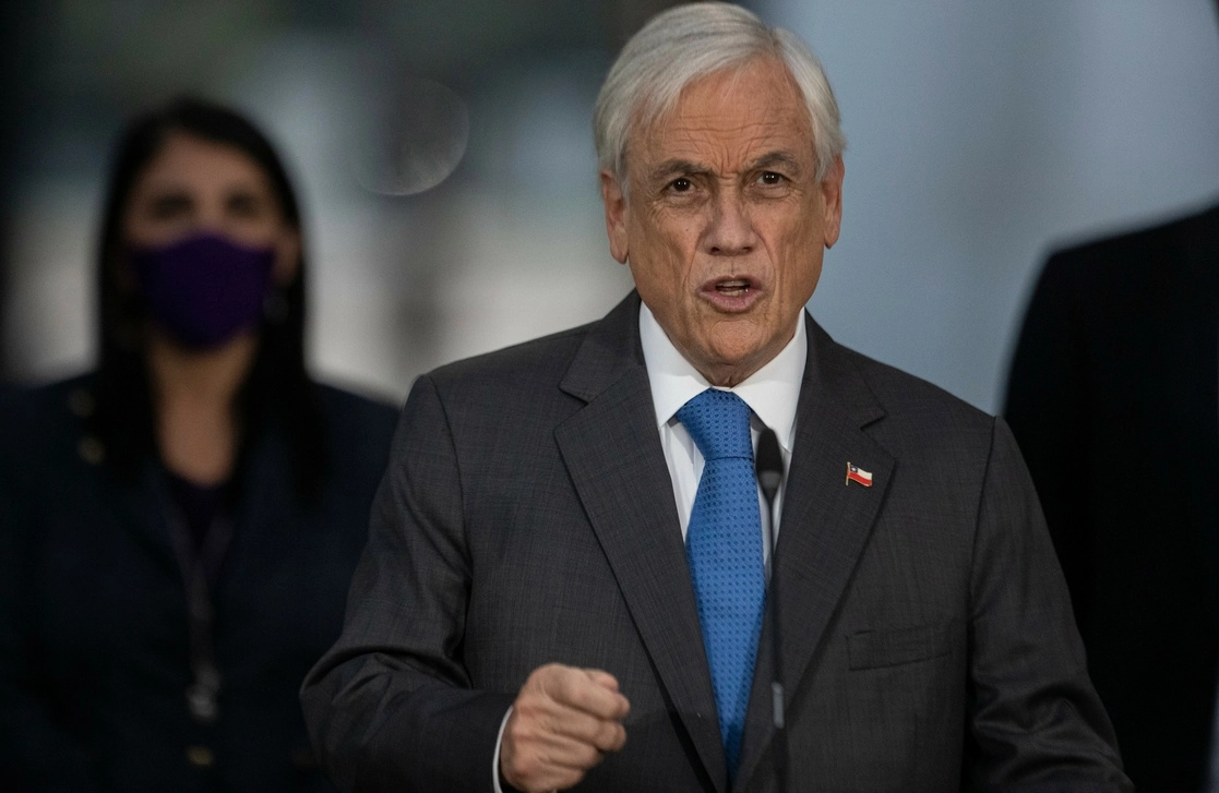El presidente chileno, Sebastián Piñera, durante una conferencia en el Palacio de La Moneda. Foto Ap