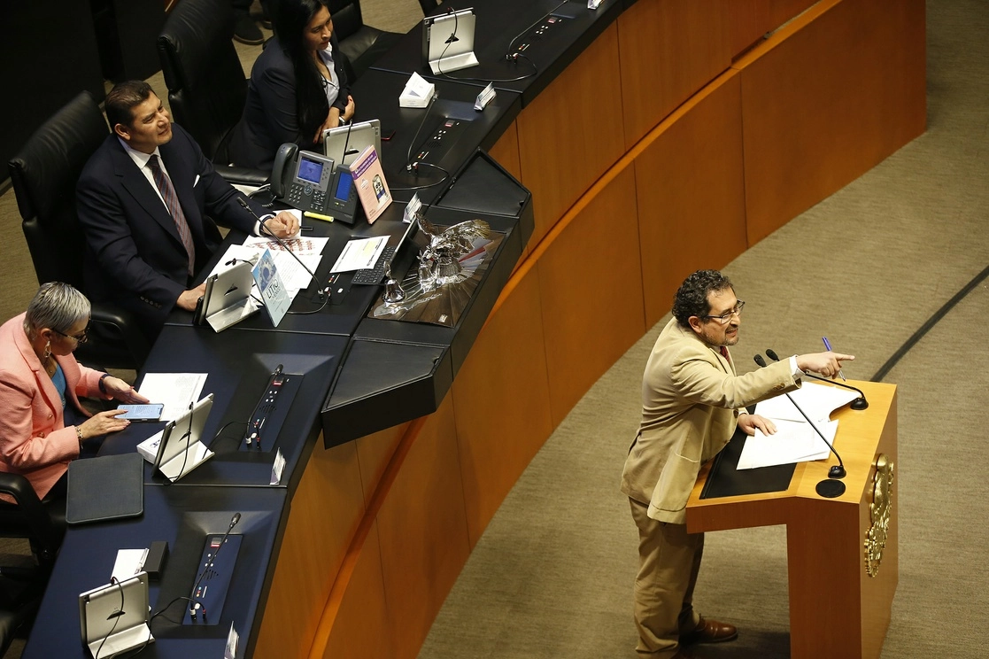 Aspectos de la sesión del Senado en la que se votó por los nuevos comisionados del INAI. Foto José Antonio López.