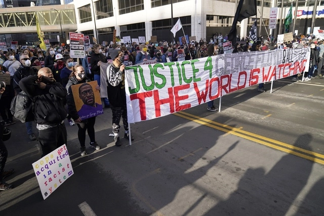 Protesta en Minneapolis para exigir justicia por la muerte de George Floyd, el 8 de marzo de 2021. Foto Ap