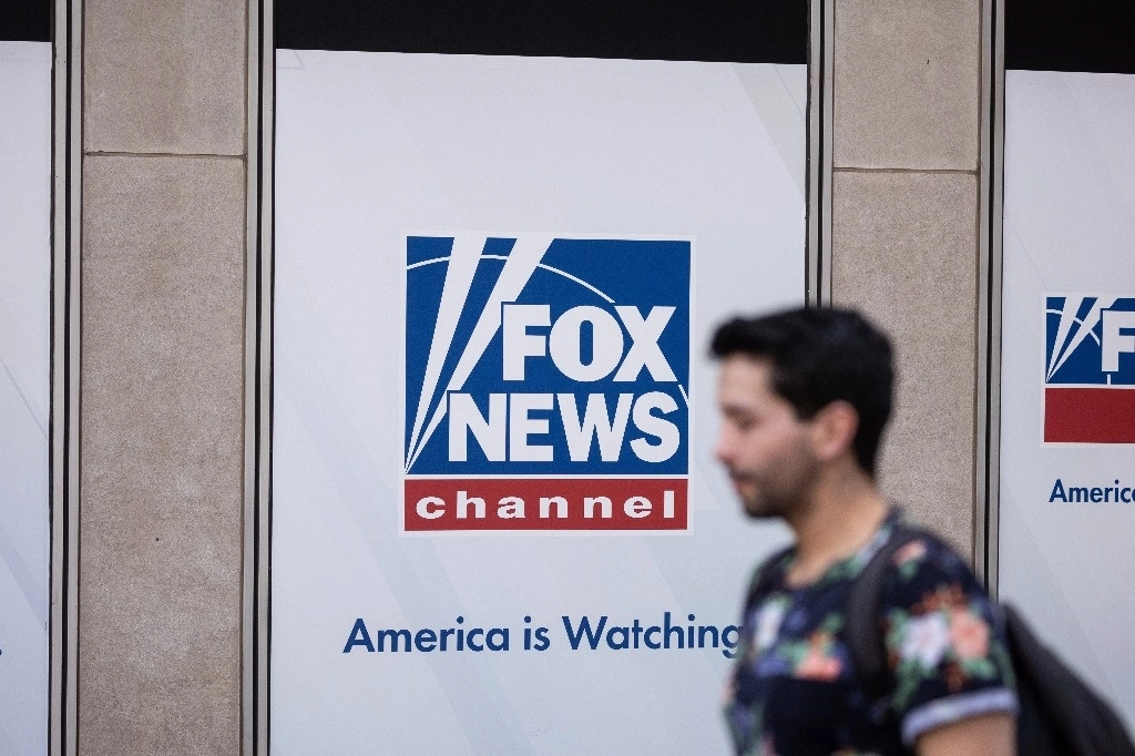 El juicio contra Fox News estaba programado a comenzar la mañana de este lunes con la selección de jurados y los argumentos de apertura. Foto Ap