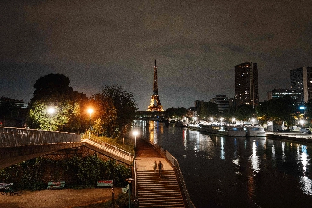 Una prueba de la ceremonia de inauguración de París 2024 prevista para finales de este mes en el Sena ha sido aplazada después de que las fuertes lluvias aumentaran el caudal del río. La imagen, del 13 de mayo de 2024. Foto Afp