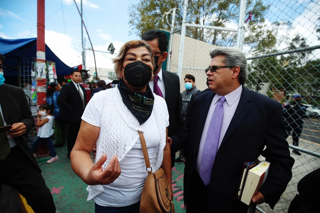 La mamá de Ingrid familiares y colectivos feministas convocan a la manifestación para exigir la pena máxima al feminicida de Ingrid Escamilla en el Reclusorio Oriente, en la pandemia de COVID-19, en la Ciudad de México, 05 de septiembre de 2022. Cristina Rodríguez