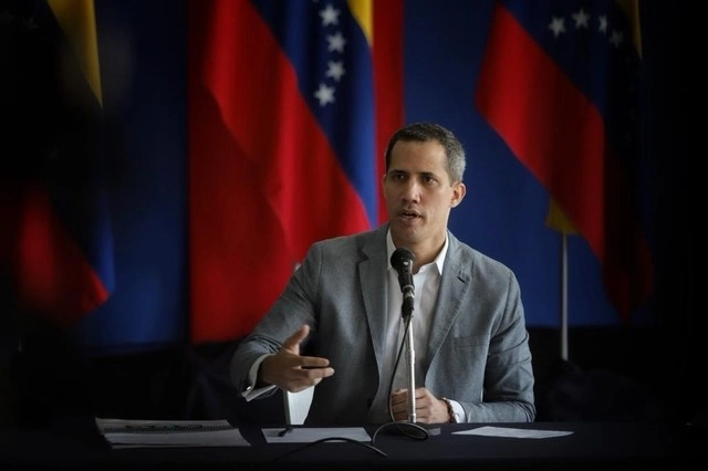 Los partidos que promueven eliminar el "gobierno interino" habían ratificado el martes su decisión de ponerle fin. Foto Afp