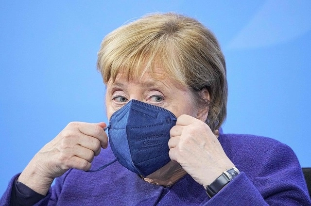 "Necesitamos poner freno rápidamente al aumento exponencial" de nuevas infecciones y de la ocupación de camas en unidades de cuidados intensivos, declaró Anegal Merkel. Foto Afp 