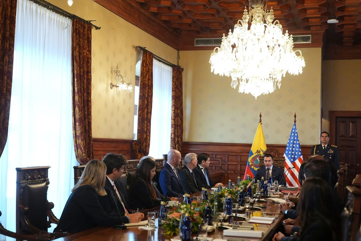 El presidente de Ecuador, Daniel Noboa, preside una reunión con el secretario de Estado de Estados Unidos, Marco Rubio, en el palacio presidencial de Quito, el jueves 4 de septiembre de 2025. Foto 