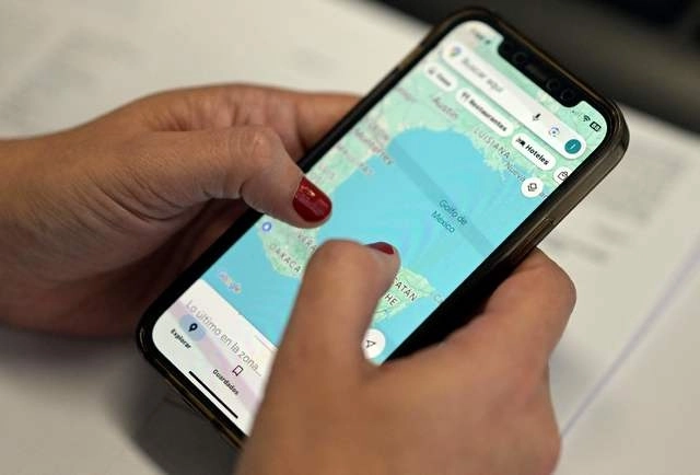 La compañía siguió los pasos de Google, que anunció el mes pasado que realizaría el cambio de nombre una vez que se actualizara la lista oficial. Foto Afp