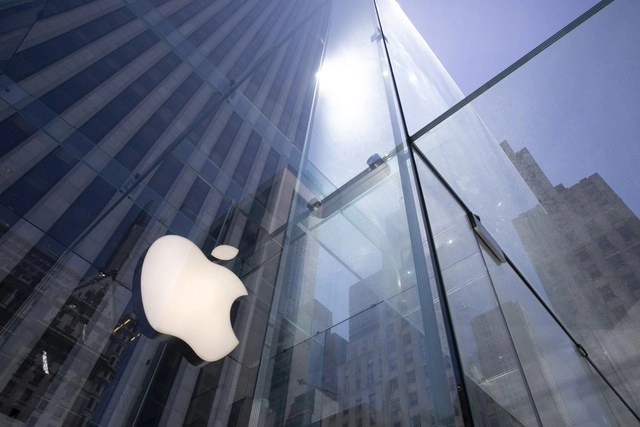 Tienda de Apple en la Quinta Avenida, en Nueva York. Foto Ap / Archivo