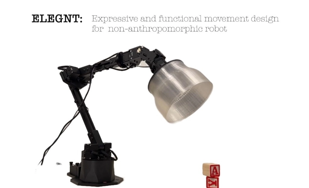 El robot es capaz de realizar un movimiento de negación con el cabezal de la lámpara para decir que no, acercarse al usuario y hacer parpadear su luz para llamar su atención o hacer movimientos fluidos mientras reproduce música animada para simular que está bailando. Foto Europa Press