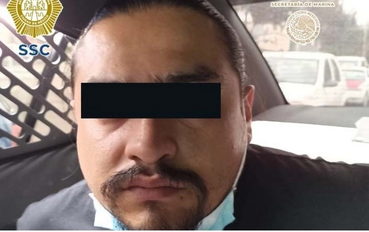 El detenido cuenta con un ingreso al Reclusorio Preventivo Varonil Norte por el delito de robo agravado en pandilla y está relacionado con tres carpetas de investigación. Foto @SSC_CDMX
