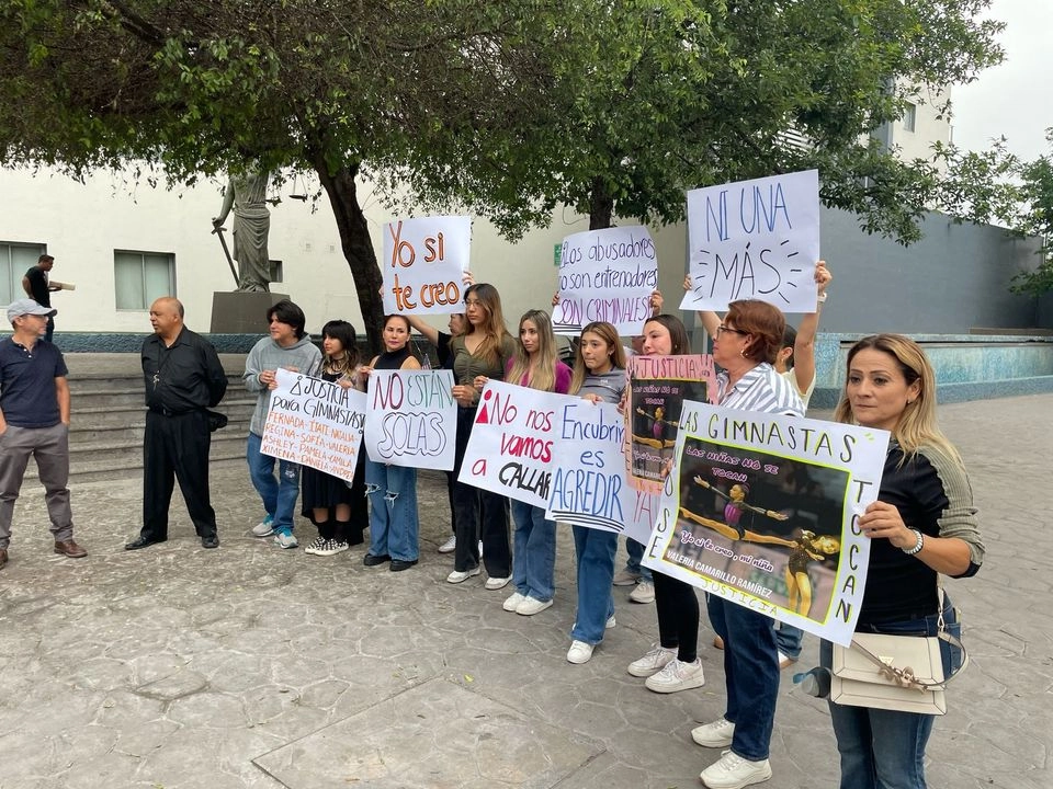 Hubo protesta ante el Palacio de Justicia de Monterrey. Foto 