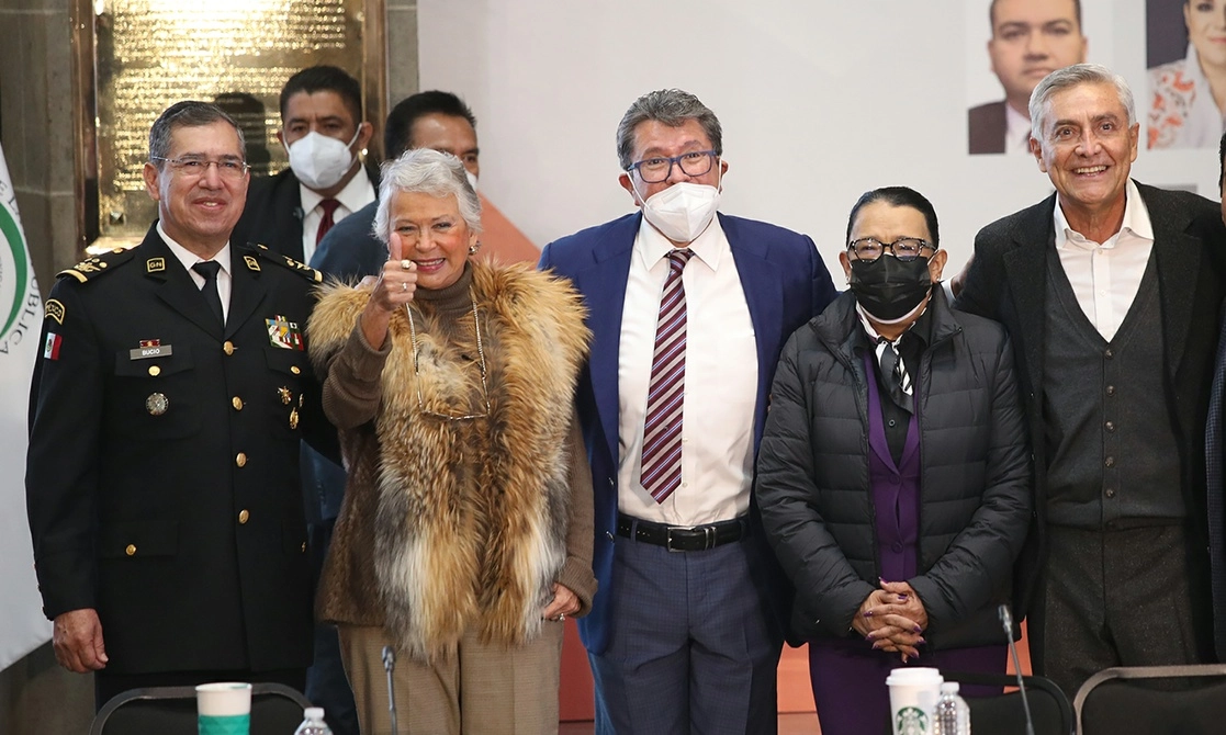 La titular de la SSPC estuvo acompañada ayer en la plenaria de los legisladores de Morena por el comandante de la Guardia Nacional, Luis Rodríguez Bucio, así como por Olga Sánchez Cordero, Ricardo Monreal y Cristóbal Arias. Foto María Luisa Severiano