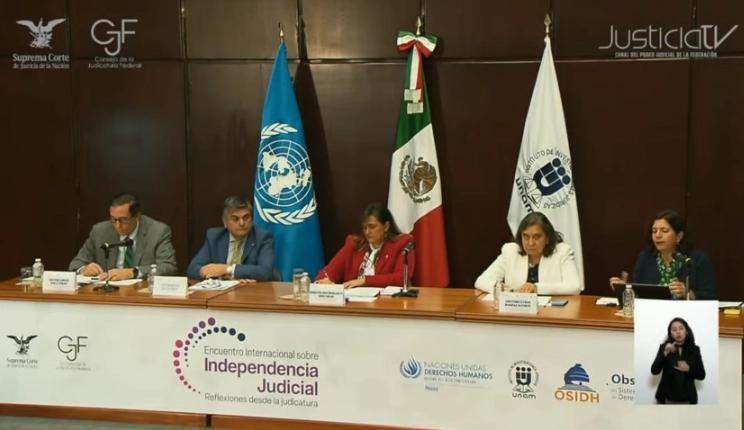 Participantes de la mesa 3 del Encuentro Internacional sobre Independencia judicial organizado por la SCJN. Imagen tomada de la transmisión en vivo a través de YouTube