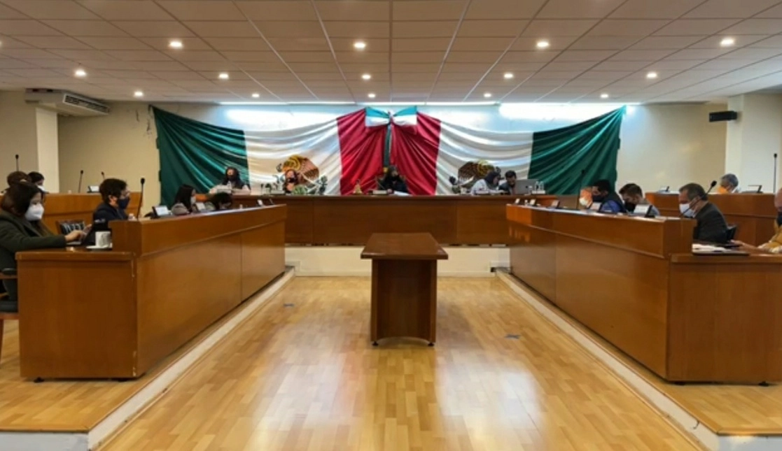 La sesión de esta noche en el cabildo de Naucalpan. Foto 'La Jornada'